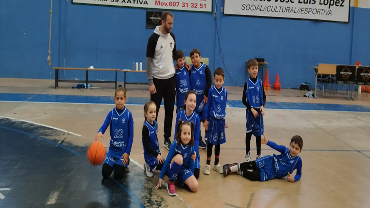 Equipo Pre-Benjamines del Club Basquet Sporting Carlet